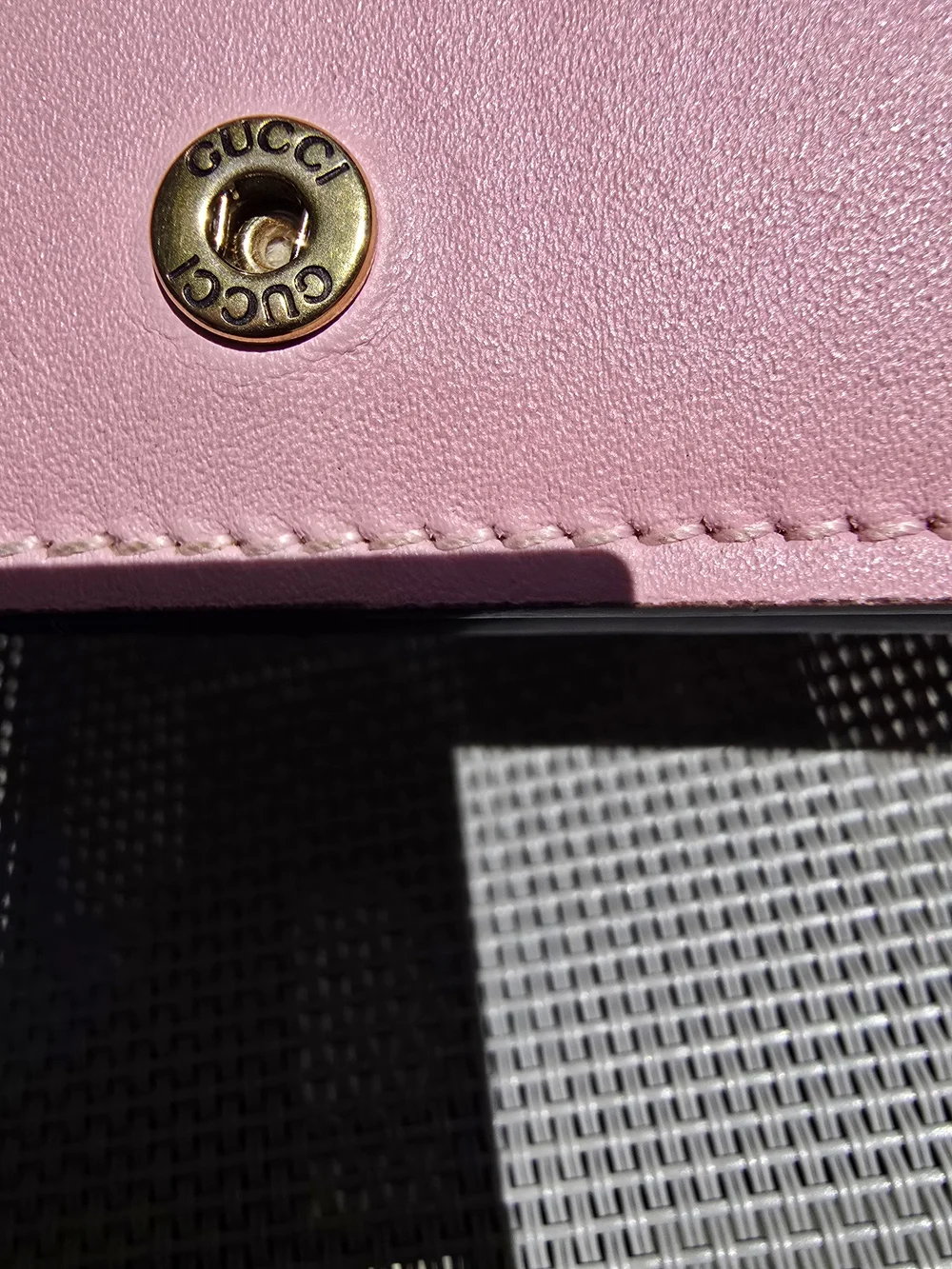 💯 Authentic Gucci Strawberry GG Supreme Bifol Card Case/Wallet - Picture 6 of 12